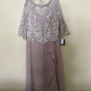 Le Bos Women's Full Length Gown - Embroidered Lace Bodice - Size 14